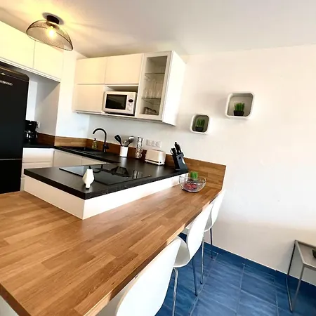 Golfe Juan - 4 People - Sea View - Swimming Pool - Garage Vallauris